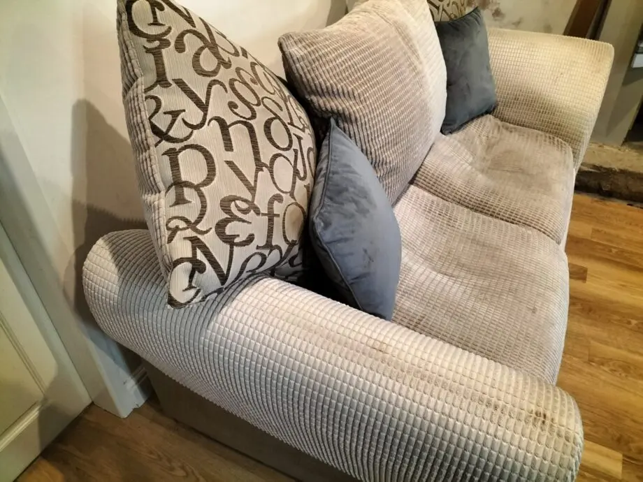 Very comfy 4 seater Settee