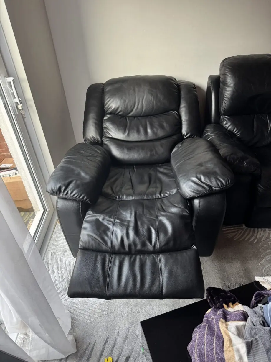 Recliner leather sofa chair