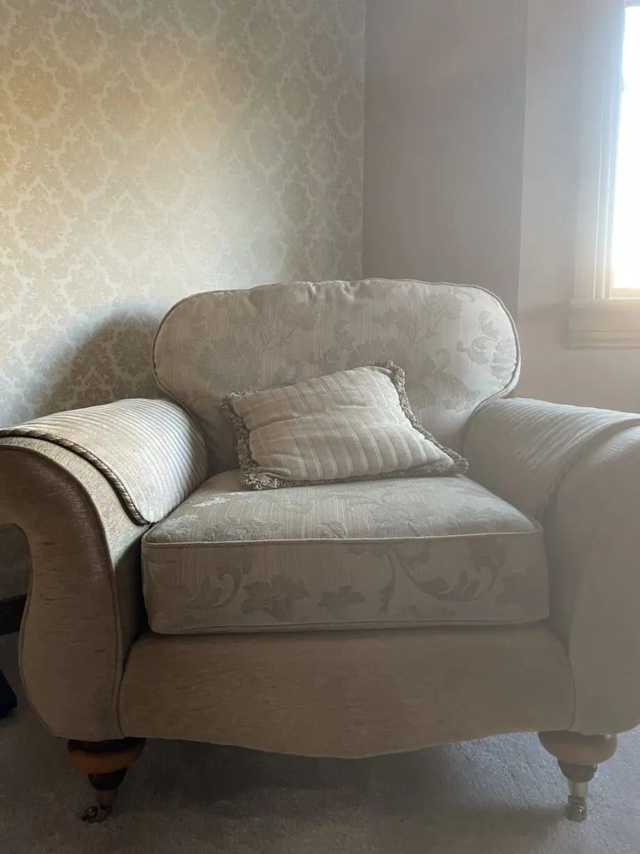 Sofa 2 chairs