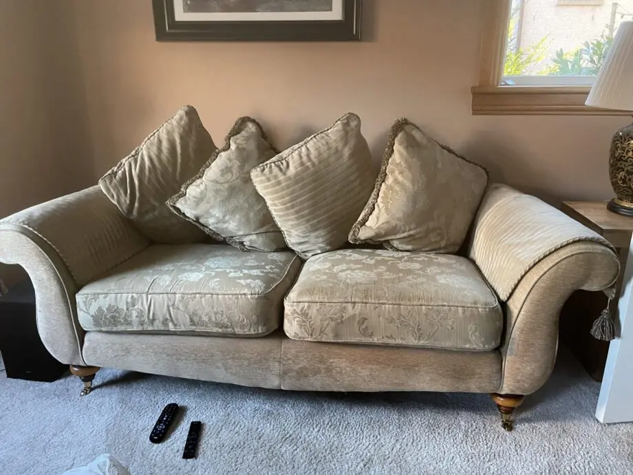 Sofa 2 chairs