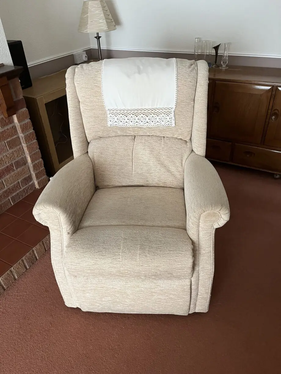 HSL 3 piece suite - 2seater sofa - armchair - rise/recliner chair, beige colour