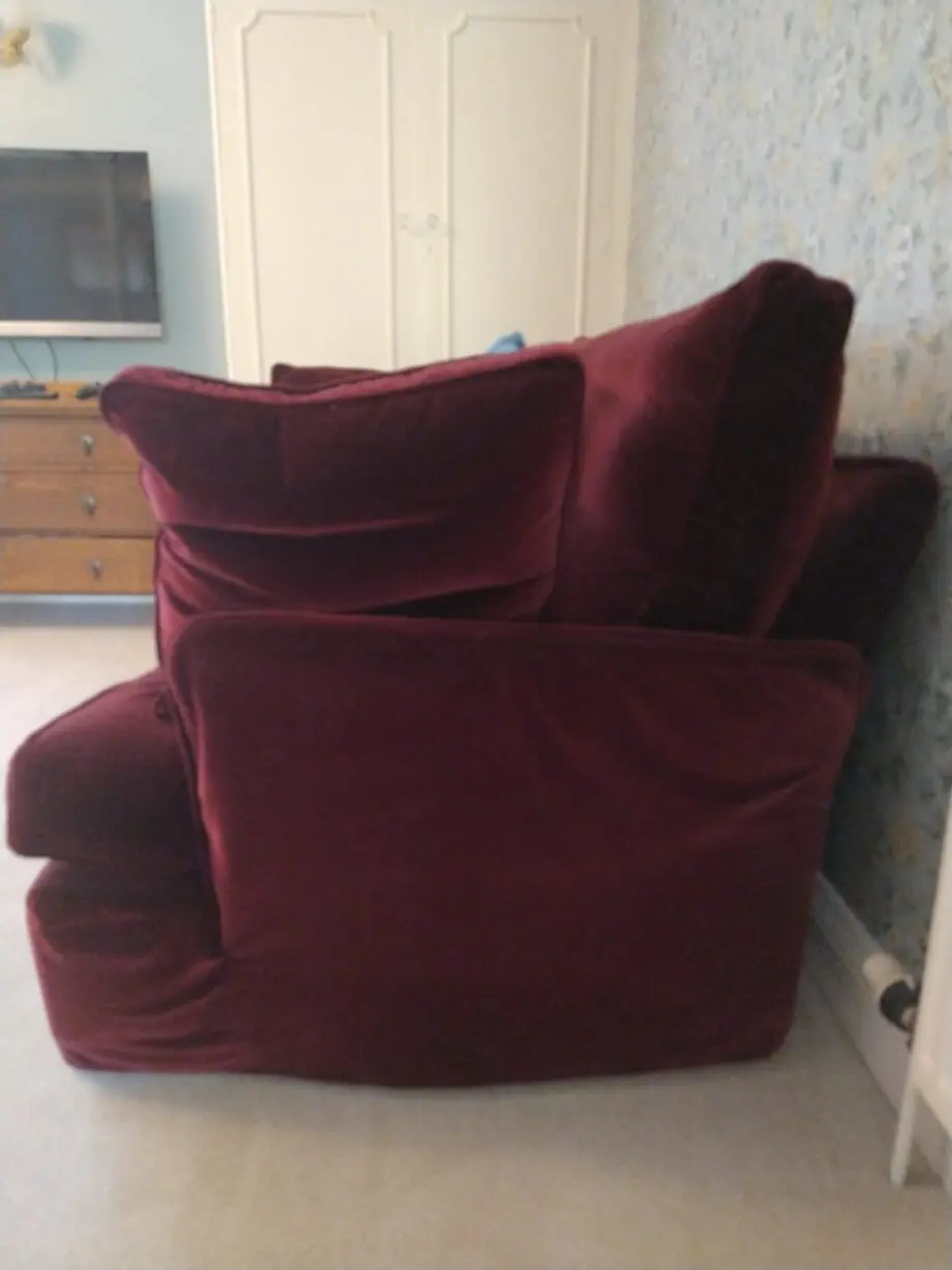 Fabulous Maker & Son deep red velvet loveseat