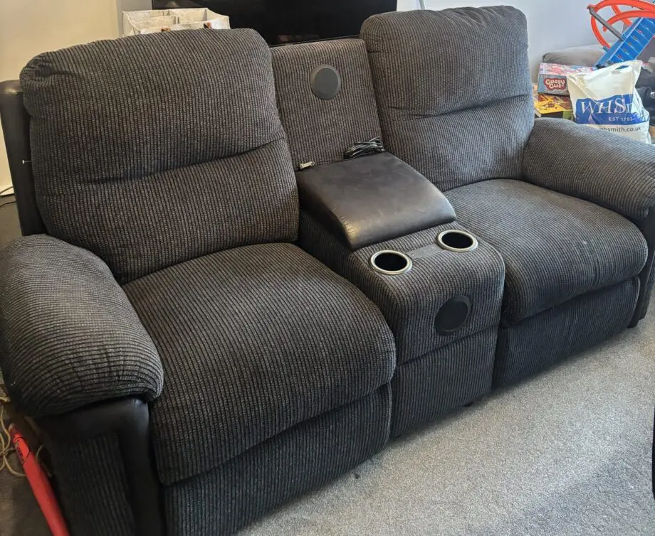 Fabric 2 Seater Electric Recliner Sofa With Cupholders/Bluetooth