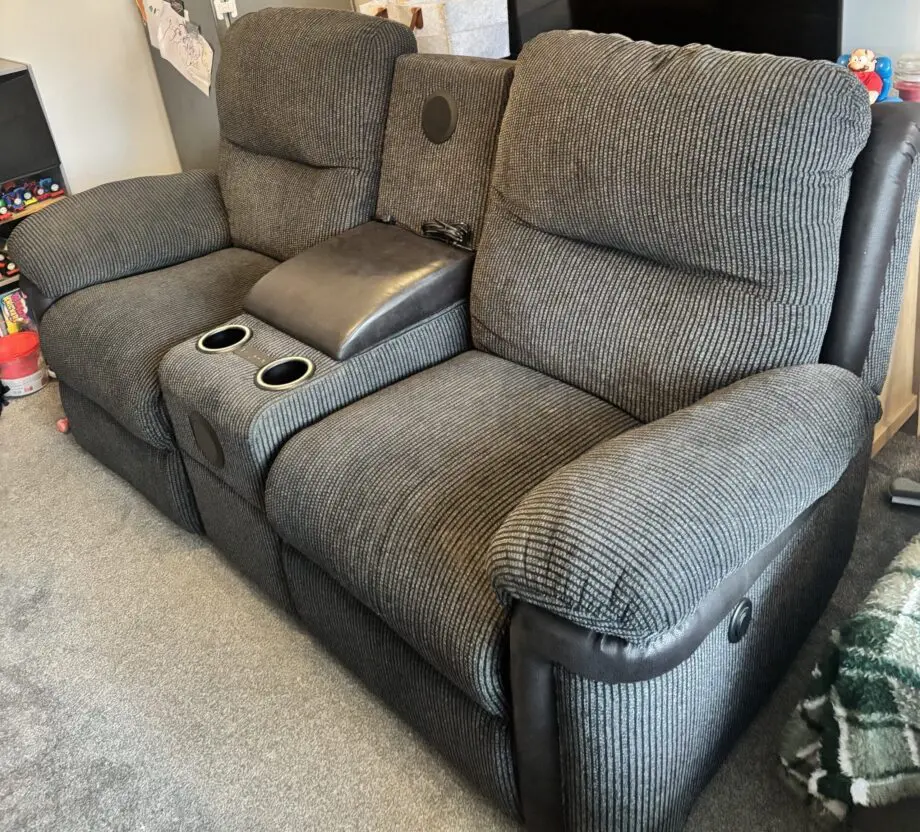 Fabric 2 Seater Electric Recliner Sofa With Cupholders/Bluetooth