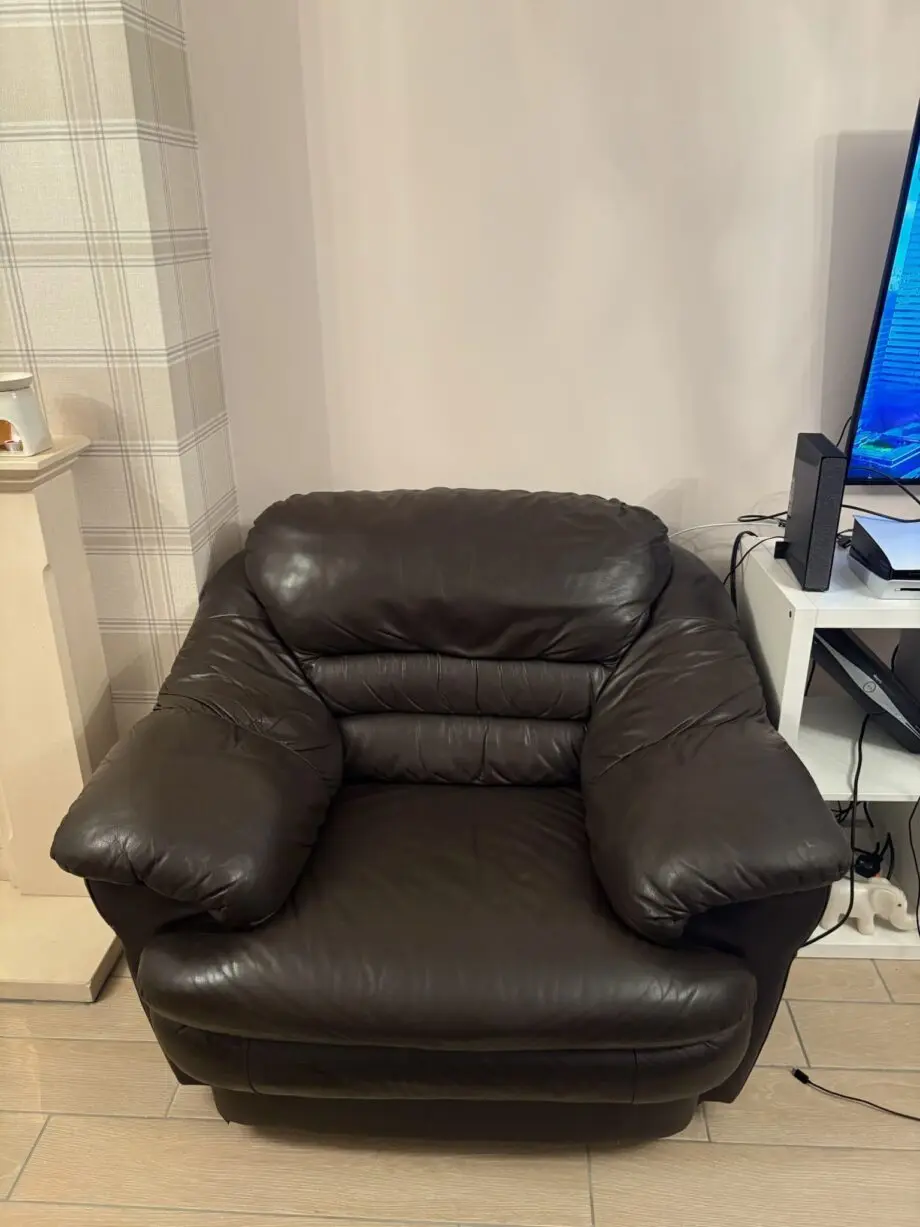 5 Piece Black Leather Sofa Set *OPEN TO OFFERS*