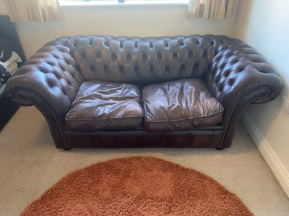 Dark brown Chesterfield 2-seater sofa