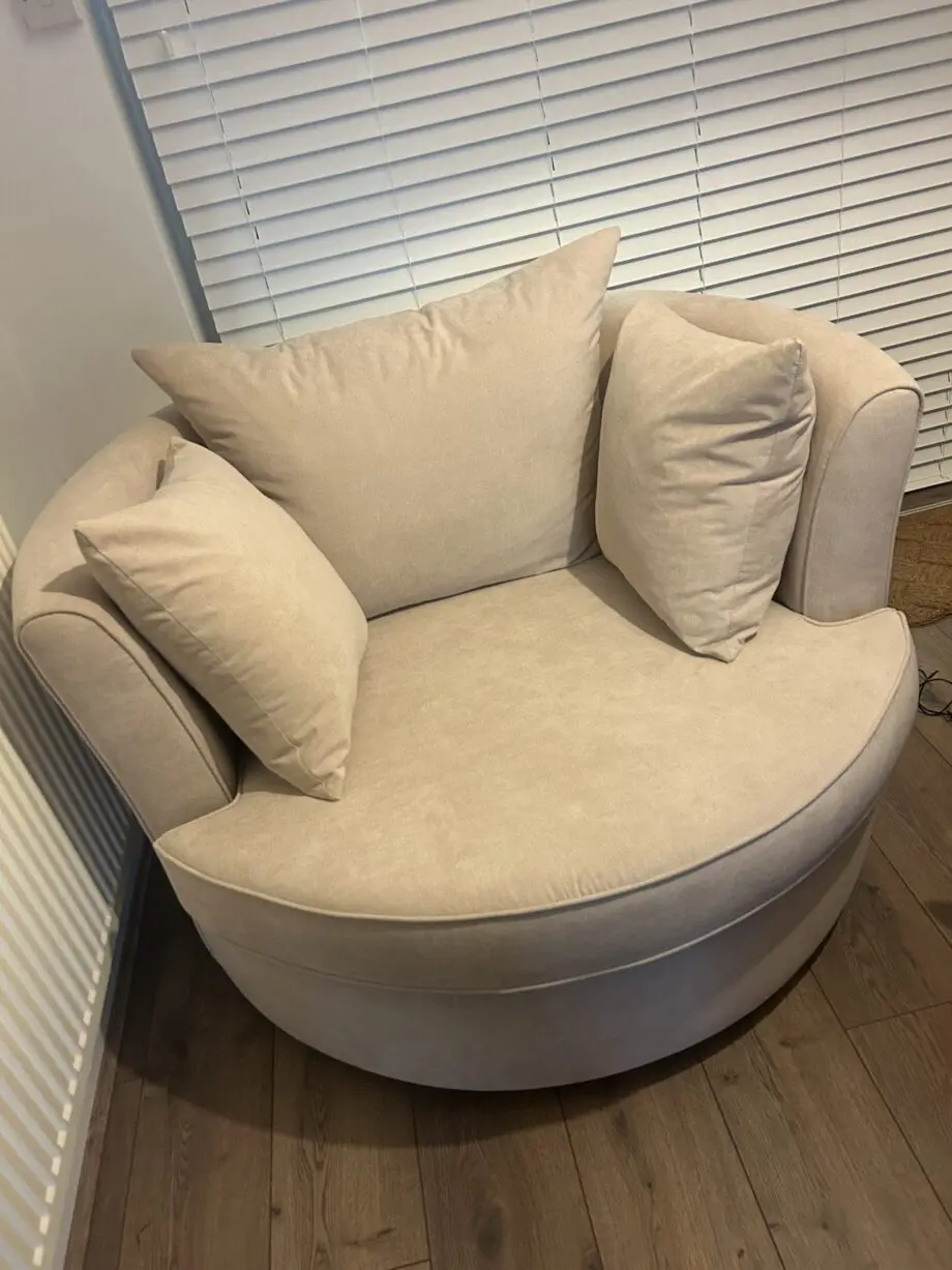 DFS orka swivel chair