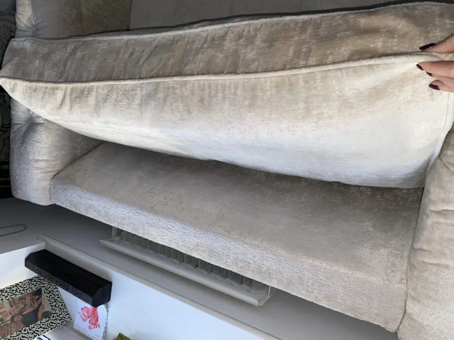 Taskers 2 seater snuggle chair
