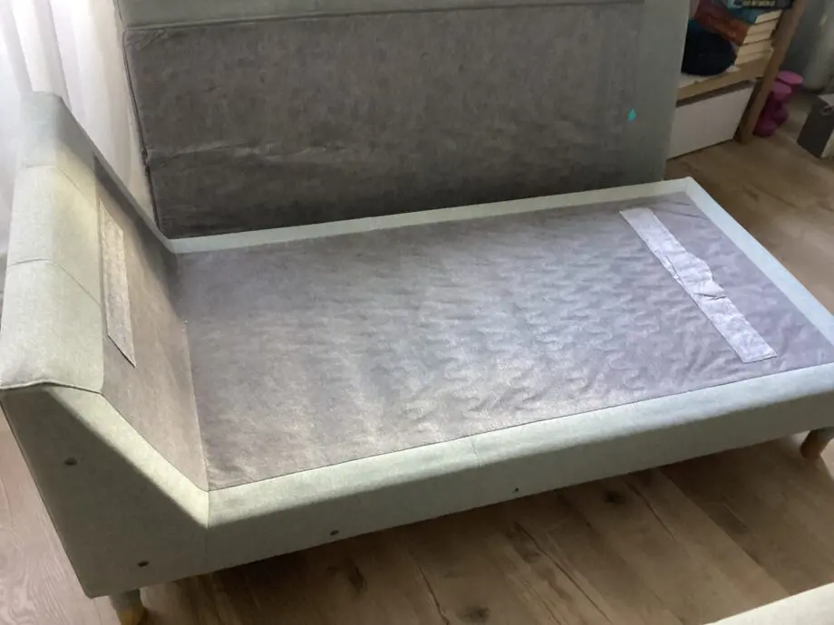 New condition Landskrona single seater chaise longue, add on unit in Gunnared light green.