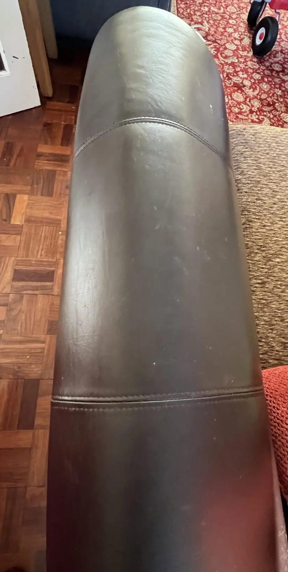Large 2 seater sofa cannot up to 4
