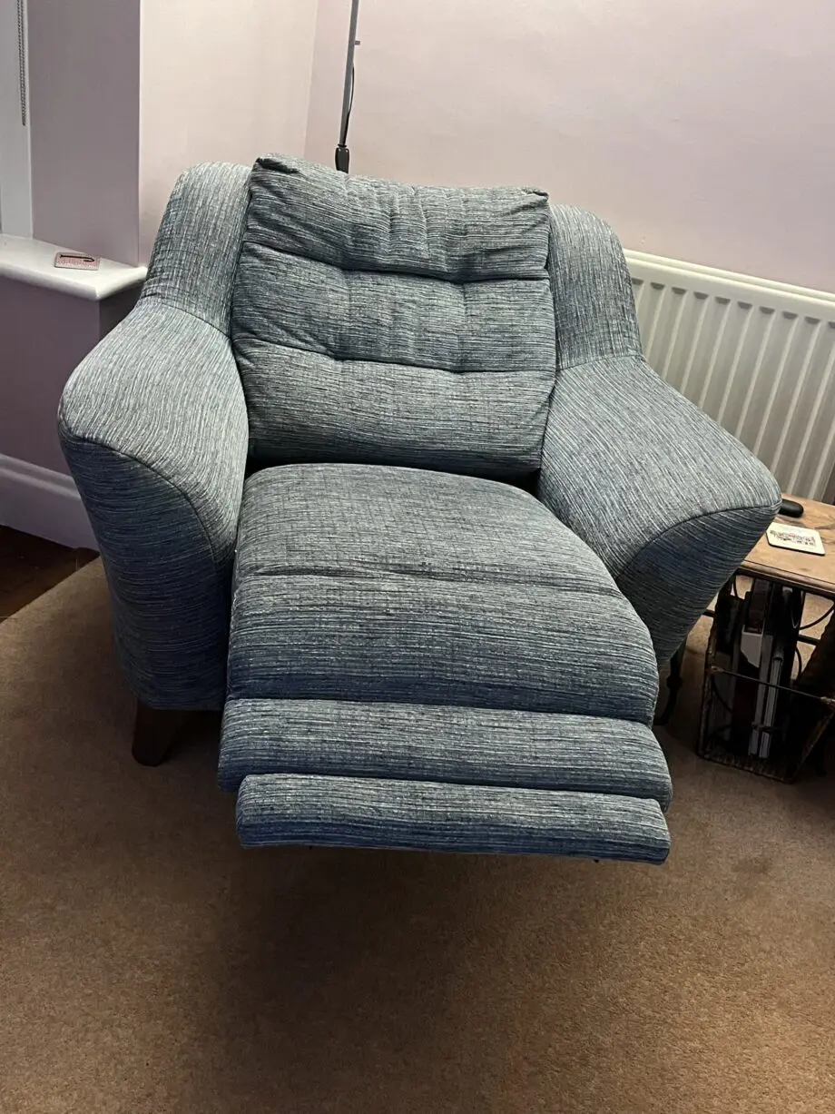 L G-Plan 3 piece suite power recliners on all chairs