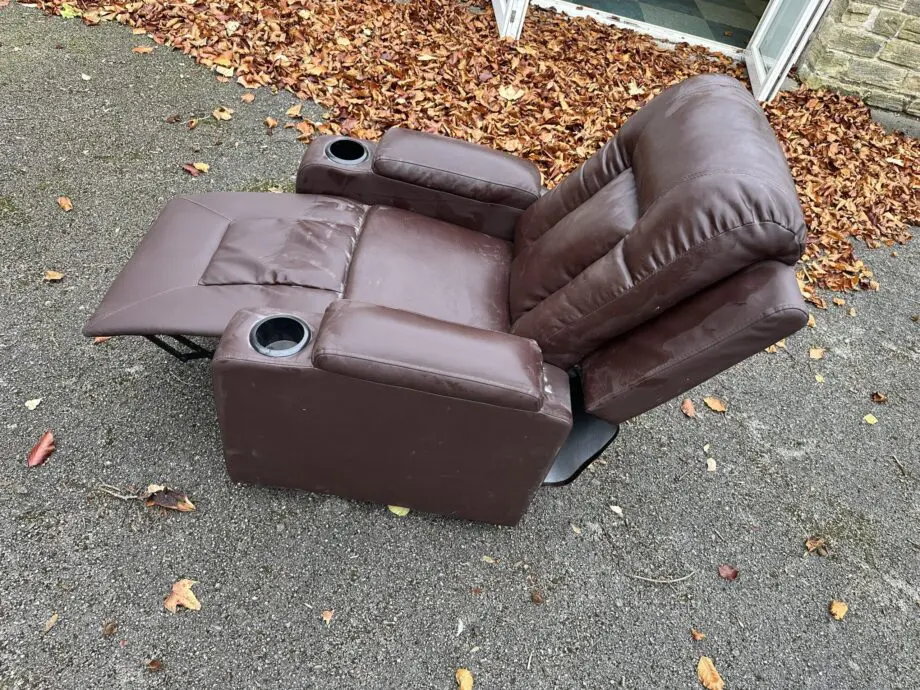 18 x FAUX LEATHER RECLINER LOUNGE CINEMA ARMCHAIR SOFA FOR SALE