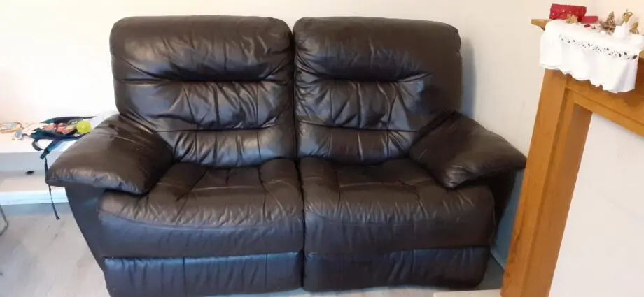 Black colour recliner sofa