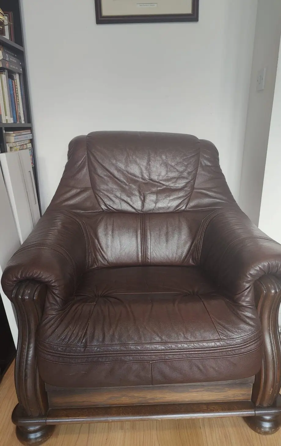 Large 3/4 seater dark brown leather sofa & 2 matching arm chairs