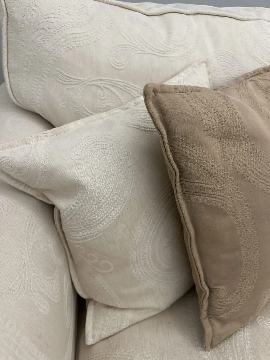 Beautiful cream set of 3 sofas, 3 seater, 2 seater and a single seater