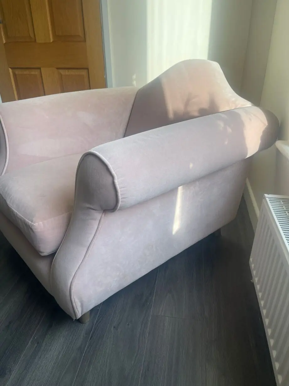 Loaf pink armchair