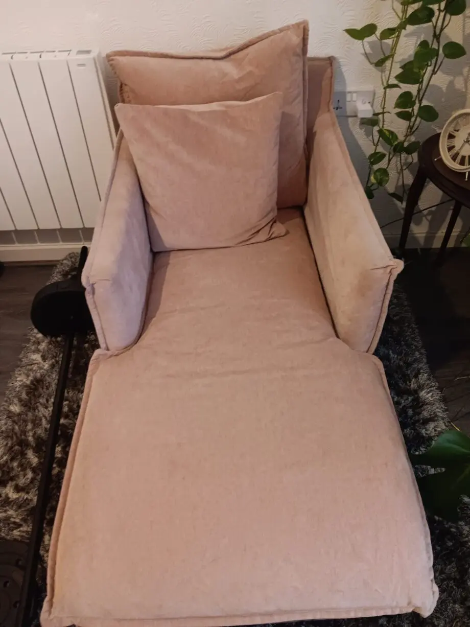 Salmon pink lounger