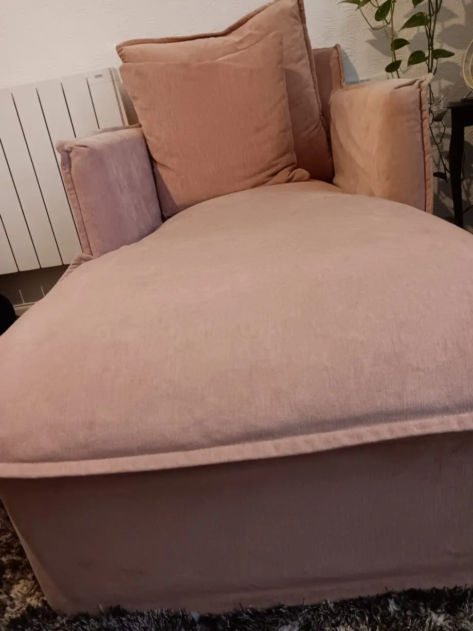 Salmon pink lounger