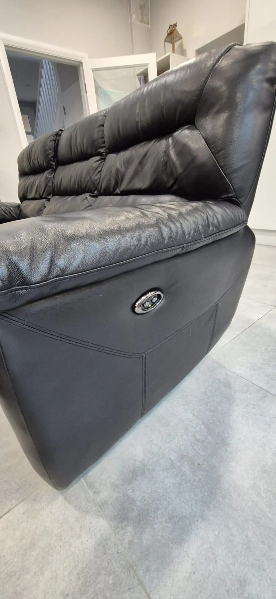 Oak furniture land 3 seater electric recliner sofa. Black