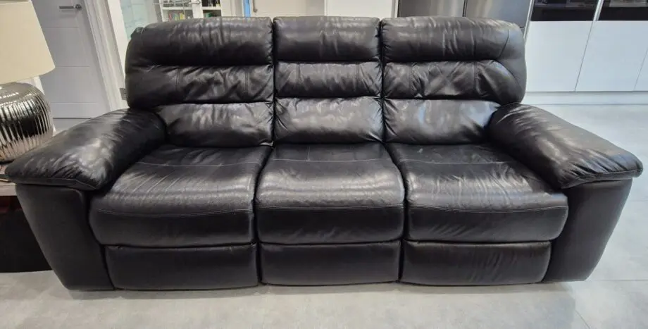 Oak furniture land 3 seater electric recliner sofa. Black