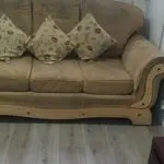 3 piece and 2 single piece sofa set. Beige.