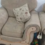 3 piece and 2 single piece sofa set. Beige.