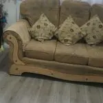 3 piece and 2 single piece sofa set. Beige.