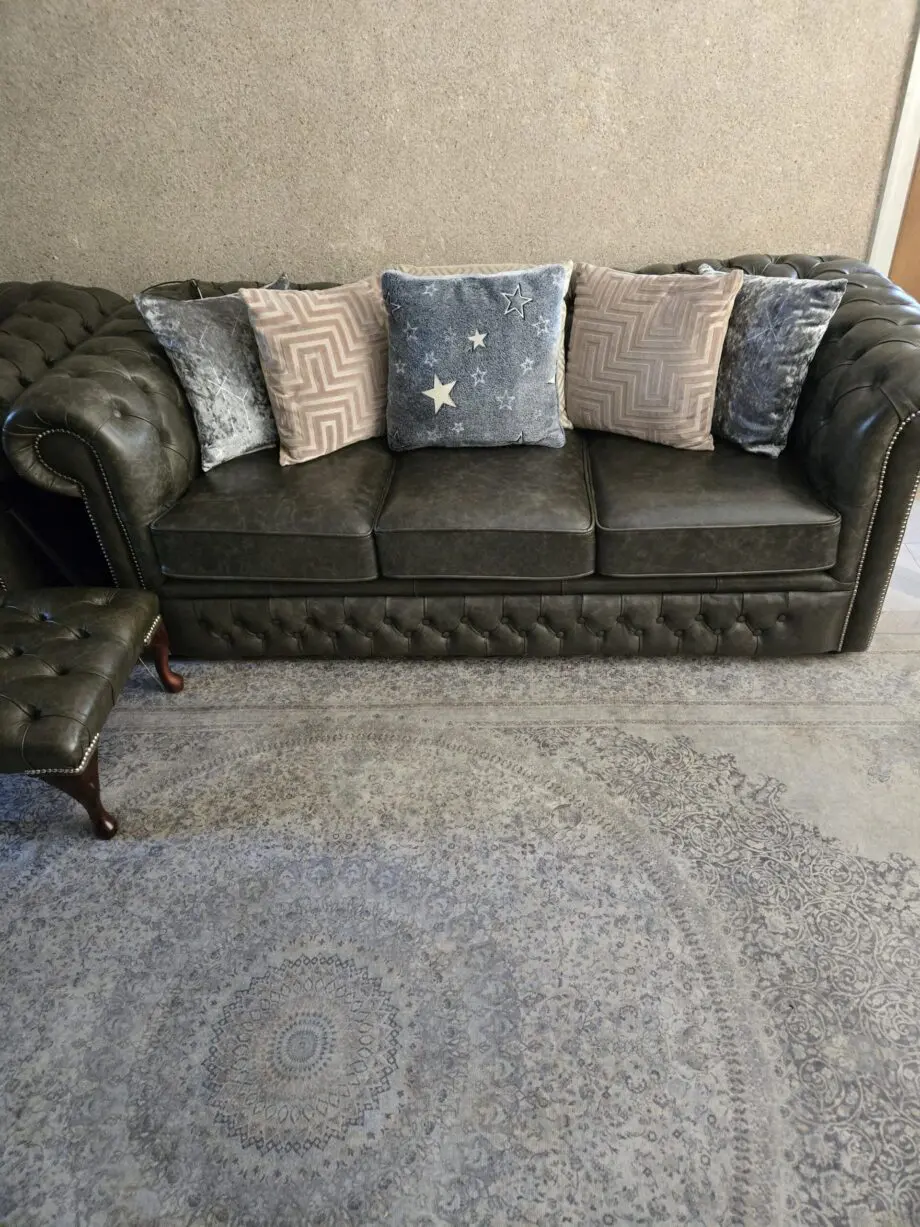 Chesterfield Sofa 2 x 3 Seater