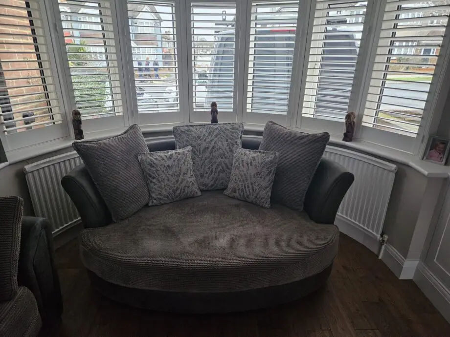 2 seater & oval cuddler sofa