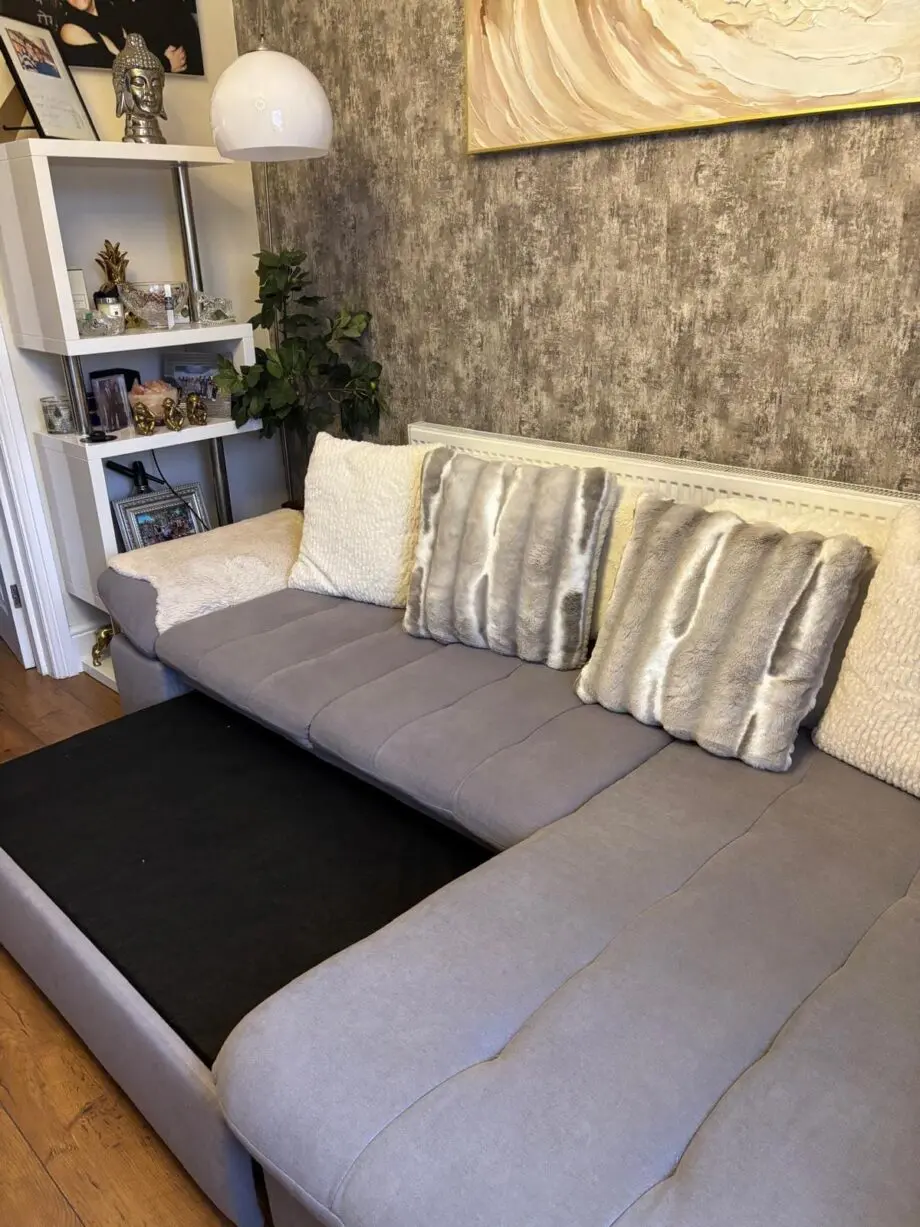 Corner sofa also a sofa bed