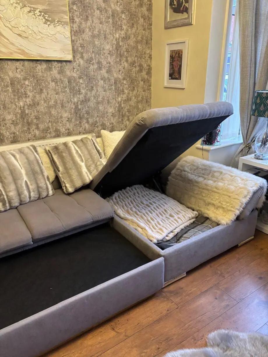 Corner sofa also a sofa bed