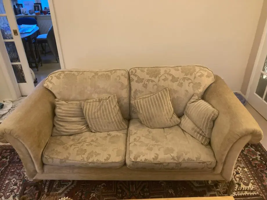 Winchester 2 and 3 seater, gold