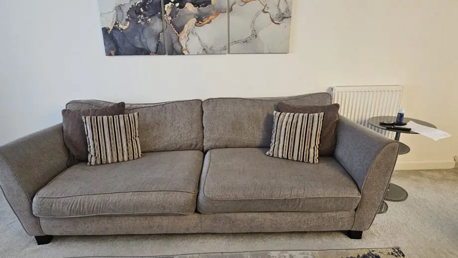 Sofa set inc 4 seater, 2 seater and Chair
