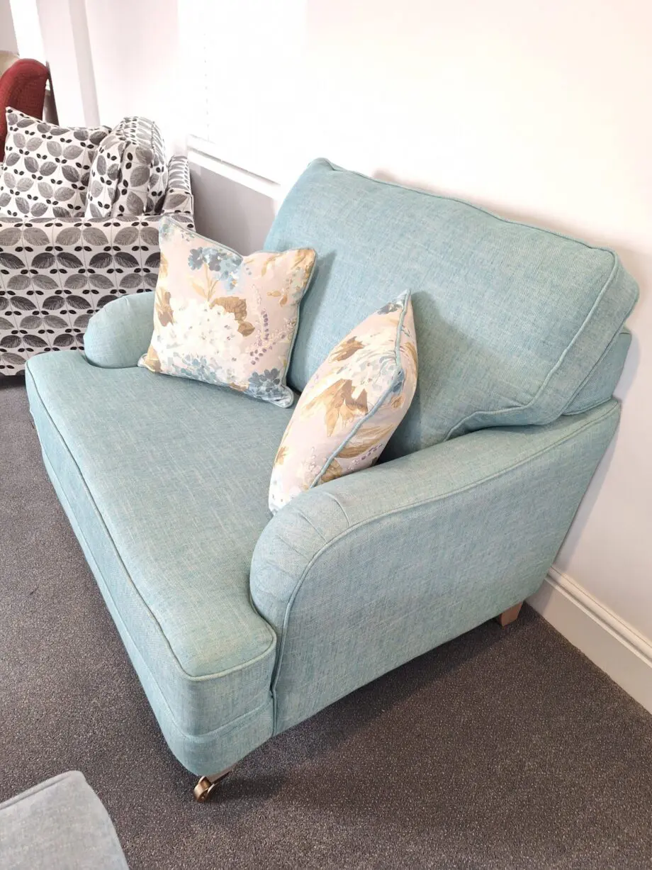 Turquoise Snuggler T-Cushion Foam Seat Chair with 2 Scatter Floral Cushions (Brand New Ex Display Sofa)