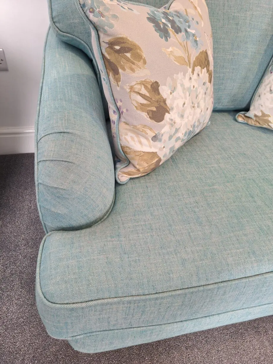 Turquoise Snuggler T-Cushion Foam Seat Chair with 2 Scatter Floral Cushions (Brand New Ex Display Sofa)
