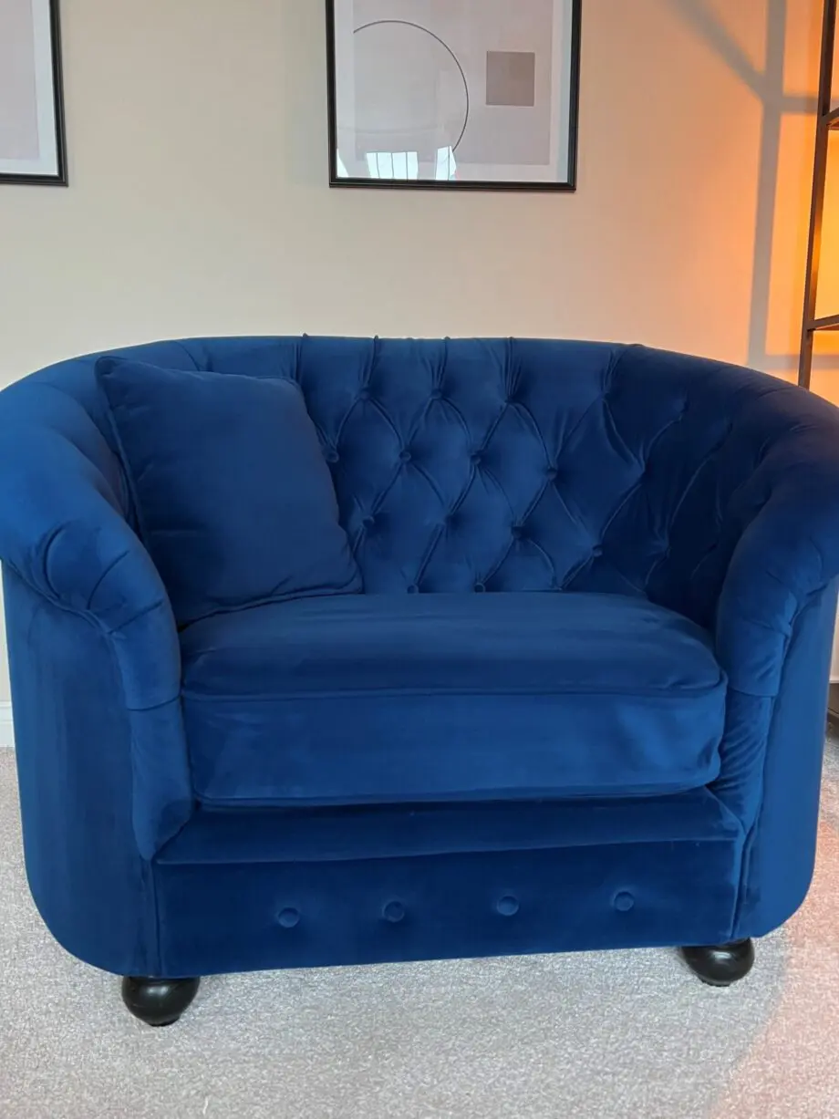 Chesterfield Velvet Plush Buttoned Curved Chelsea Blue Armchair