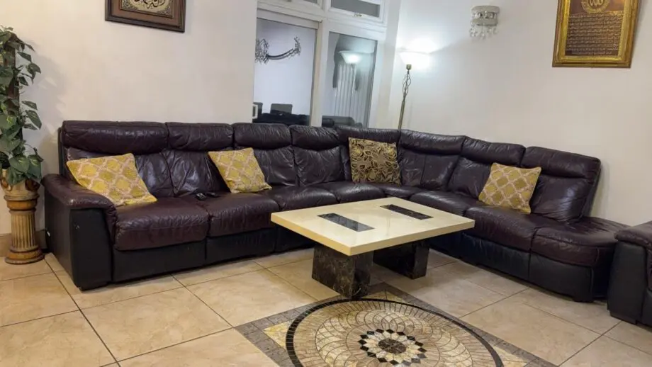 Used Sofas / 7 Seater corner + 3 Seater