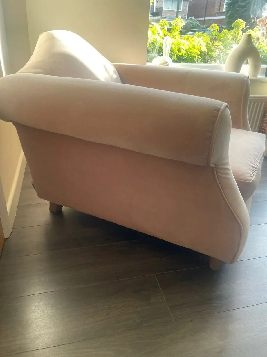 Loaf pink armchair
