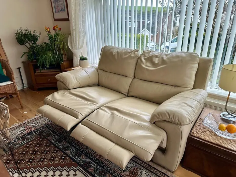 CREAM LEATHER SOFA SUITE