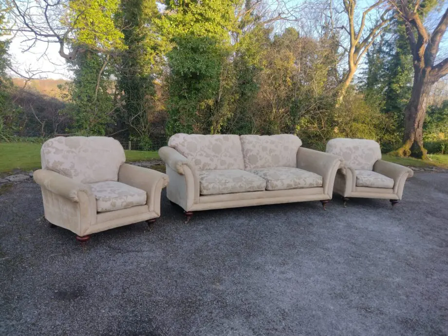 Tradional beige 3 seater sofa and 2 chairs