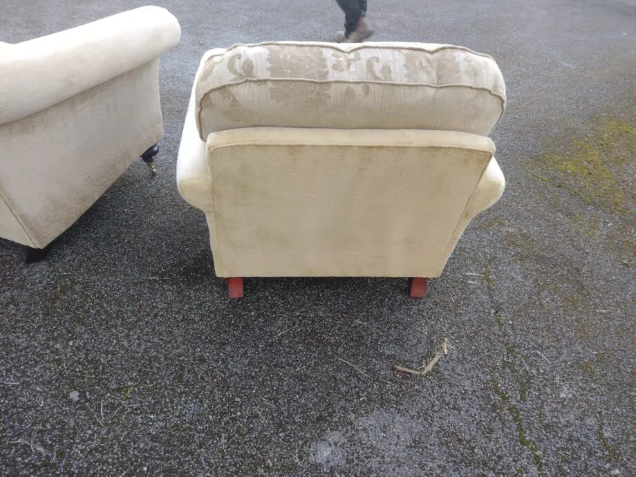 Tradional beige 3 seater sofa and 2 chairs