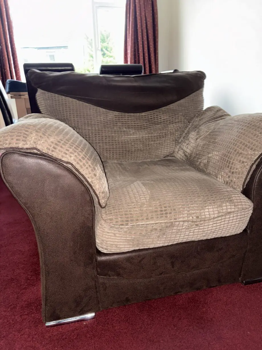 Brown sofa & 2 armchairs