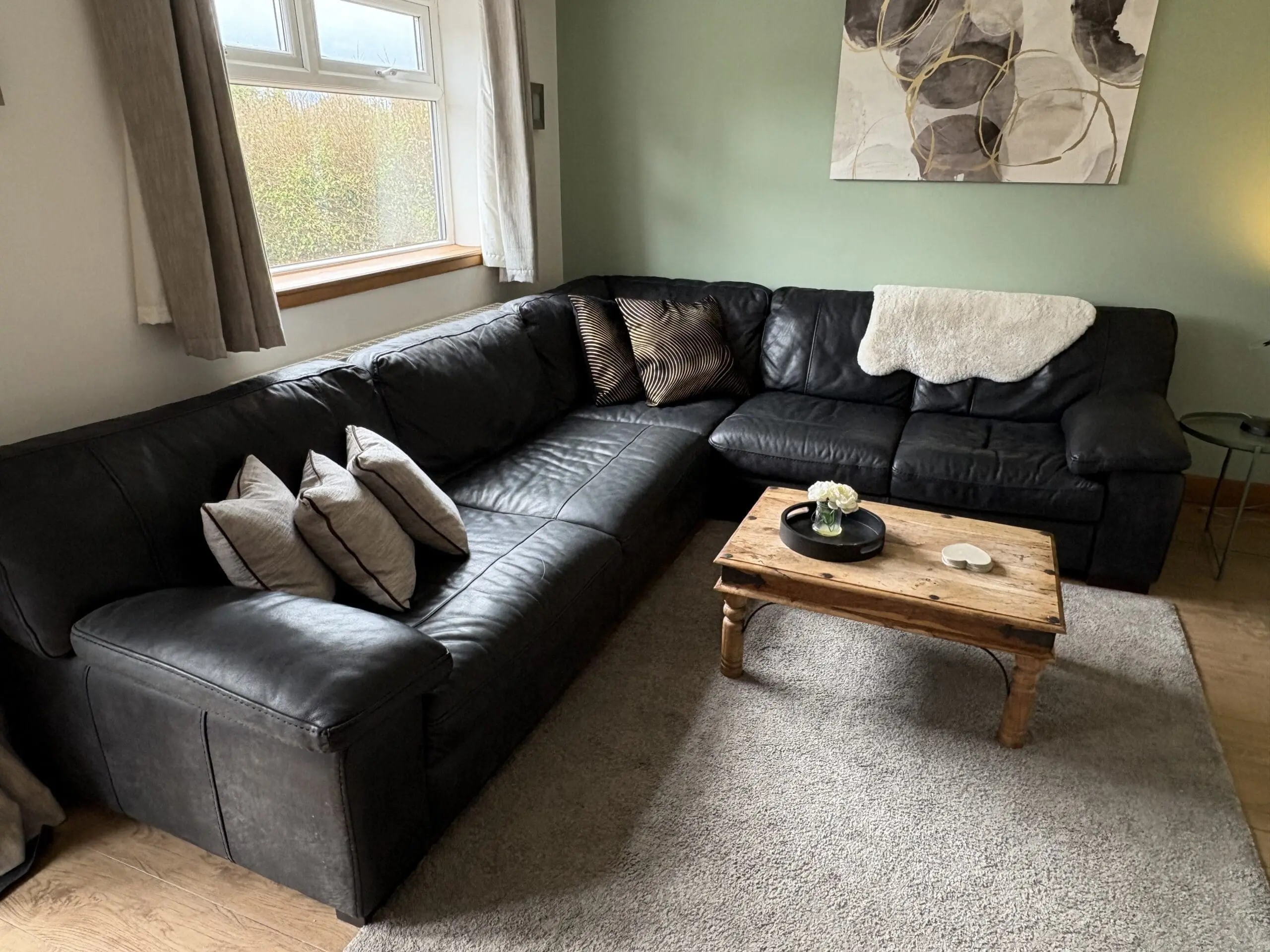 Sofology black leather corner sofa Linara