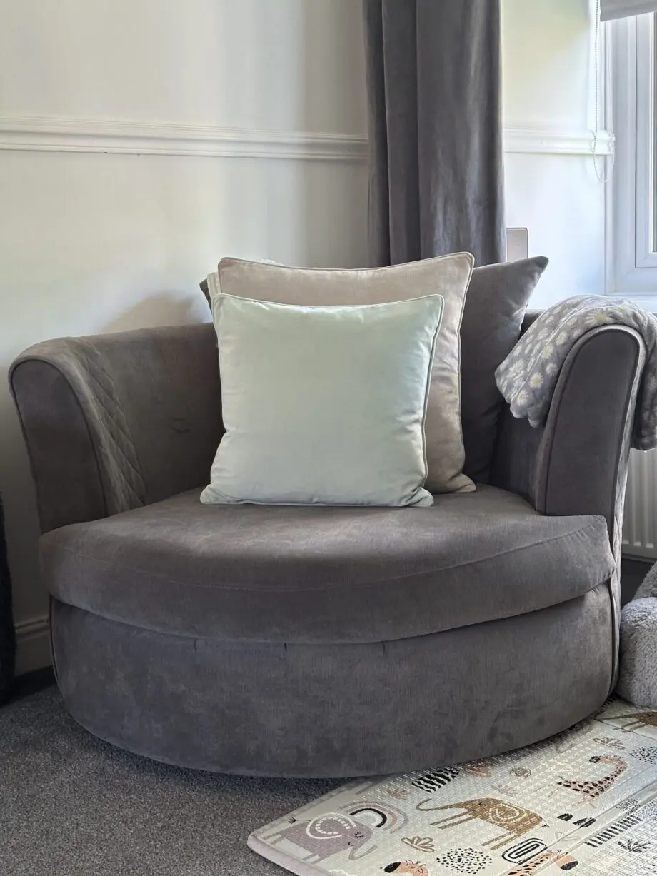 DFS Swivel Chair
