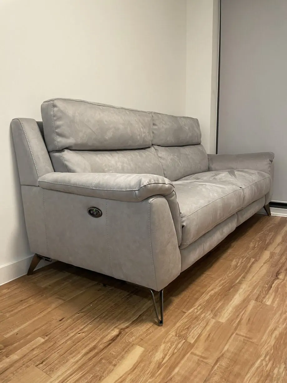 CONTEMPO COLLECTION FROM FURNITURE VILLAGE ELECTRIC RECLINER 3 SEATER SOFA IN LIGHT GREY SADDLE FABRIC