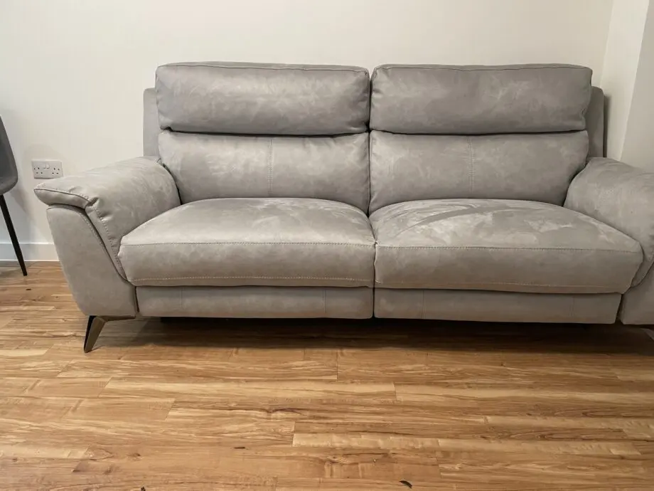 CONTEMPO COLLECTION FROM FURNITURE VILLAGE ELECTRIC RECLINER 3 SEATER SOFA IN LIGHT GREY SADDLE FABRIC