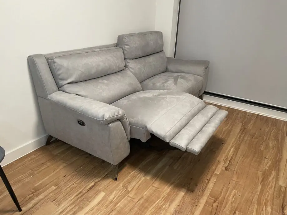 CONTEMPO COLLECTION FROM FURNITURE VILLAGE ELECTRIC RECLINER 3 SEATER SOFA IN LIGHT GREY SADDLE FABRIC