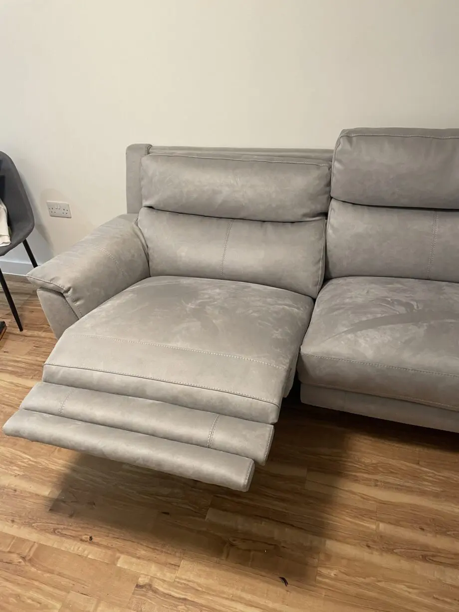 CONTEMPO COLLECTION FROM FURNITURE VILLAGE ELECTRIC RECLINER 3 SEATER SOFA IN LIGHT GREY SADDLE FABRIC