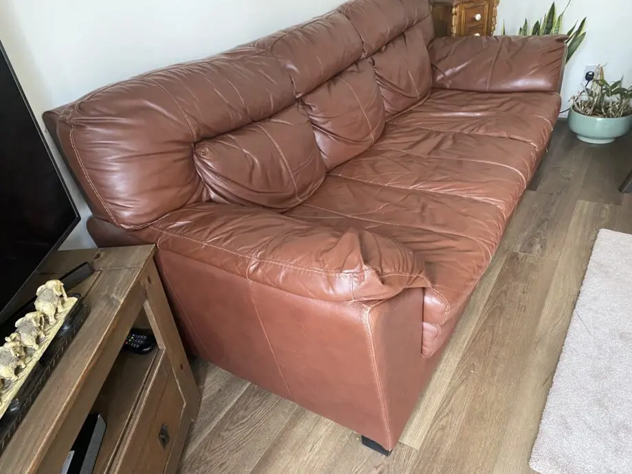 3 Seater DFS sofa (Brown) leather sofa