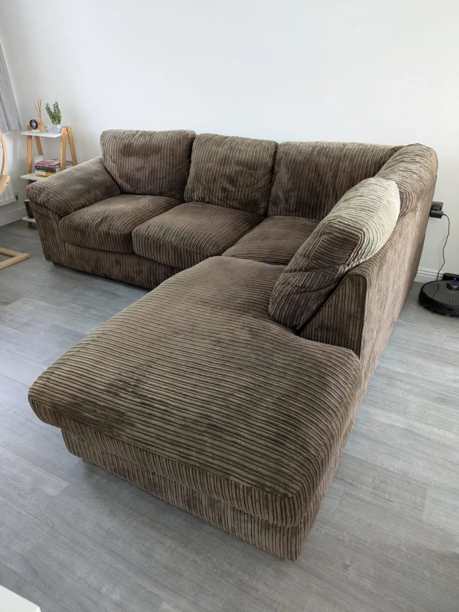 Cargo Brown Preston RHF Corner Sofa with Light Wood Feet